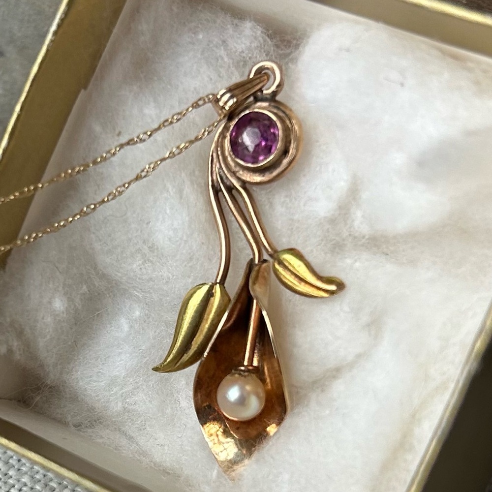 10k Calla Lily Pendant Necklace